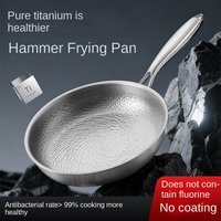 Poêle à frire professionnelle martelée en titane pur triple couche sans PFAS/PFOA/PTFE avec fond en acier inoxydable compatible induction pour cuisine