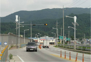 Éolienne à axe vertical 100W-500W, démarrage à faible vitesse du vent 1,5 m/s, durable pour utilisation marine/sur toit - Classe IP54 - Product Image 6