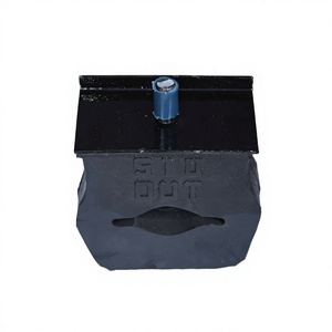 Pièces automobiles en caoutchouc et métal fabriquées en Égypte par Mohamed Hegazy pour barre stabilisatrice de voiture, liaison de barre stabilisatrice, support de traverse de châssis, en vrac - Product Image 1