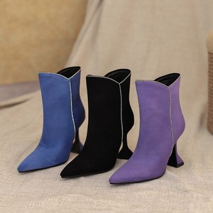 <b>Ankle</b> High <b>Heel</b> Sepatu <b>Boots</b> Wanita European Winter Style <b>Kitten</b> Cup <b>Heel</b> Design Leather for Women - Product Image 1
