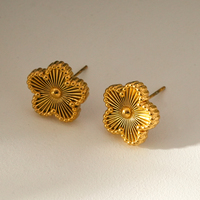 Anting Wanita Berbentuk Bunga Tiga Dimensi dari Baja Tahan Karat Berlapis Emas 18K Gaya Manis dan Imut ala Korea