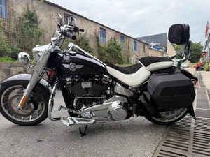 Motocicleta Usada de Segunda Mano, Marca Estadounidense, Fat Boy Negra, Modelo 2002, 5200 km, Marca Estadounidense Fat Boy, Disfruta de un Rendimiento Confiable - Product Image 3
