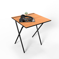 Bureau d'examen pliable moderne pour étudiants, avec structure en bois et tubes en acier