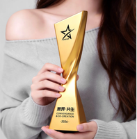 Nouveau design de trophée en résine personnalisable avec impression UV, récompense créative torsadée