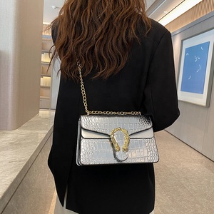 Nuovissima Borsa da Donna di Design alla Moda con Doppia Catena Metallica Tracolla per <span class=keywords><strong>Borse</strong></span> a Mano <span class=keywords><strong>Borse</strong></span> di Lusso in Pelle di Coccodrillo - Product Image 4