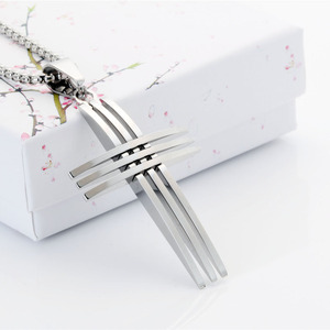 Yunnique – collier avec pendentif croix, en alliage de zinc doré, à la mode, bijoux unisexes, cadeau - Product Image 3
