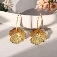 Pendientes Florales de Lujo Europeos y Americanos, Exclusivos, Modernos y Elegantes, con Pétalos Huecos, Joyería para Mujer