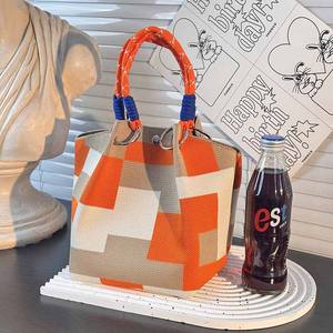 Nuevo bolso de punto Bolso de mano de cubo de nicho Bolsos de hombro para mujer Bolso de transporte tejido - Product Image 5