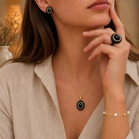 JUSNOVA Vente en gros – Ensemble de bijoux papillon en or PVD 18 carats résistant au ternissement, avec breloque papillon et breloque pierre rouge pour femme