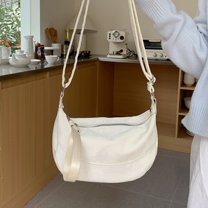 Sac à bandoulière rose en forme de dumpling avec fermeture éclair et sangle réglable pour femme – Idéal pour les tenues quotidiennes – Collection Printemps 2024 - Product Image 3