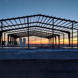 Estructura de acero prefabricada de bienes raíces moderna de gran oferta para Taller de fábrica, oficina, casa, escuela, cochera, Panel sándwich hecho - Product Image 2