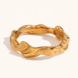 ディンランミニマリストジュエリー不規則な波の形のリングPVD金メッキステンレス鋼の女性のリング - Product Image 4
