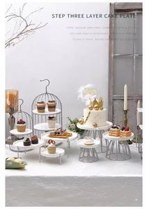 Support de présentation élégant en céramique blanc et or pour desserts, socle <span class=keywords><strong>à</strong></span> gâteau, <span class=keywords><strong>plateau</strong></span> de service pour pâtisseries, idéal pour les mariages, les anniversaires et la décoration de fêtes - Product Image 6