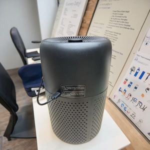 Purificador de Aire Compacto USB de Escritorio con Aromaterapia, Filtros de Carbón Activado, Tecnología Electrostática, Control Táctil, Modo de Sueño - Product Image 5