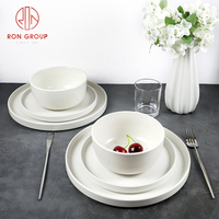 Ensembles de vaisselle de dîner en céramique blanche pure de restaurant à bas prix pour la restauration Anency grossiste vaisselle en porcelaine ensemble d'assiettes