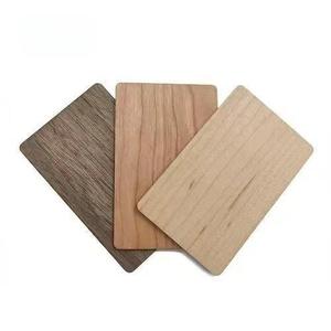 Carte NFC en bois 85x54x1,3 mm, design clé de chambre d'hôtel, logo personnalisé disponible - Product Image 4