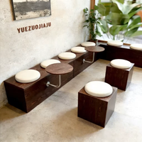 Combinaison table et chaise de style japonais en bois pour café, avec banquette en mousse haute densité durable, pour usage commercial, personnalisable