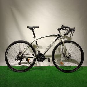 <span class=keywords><strong>Livraison</strong></span> rapide Chinois Usine Bonne Qualité 700c <span class=keywords><strong>Course</strong></span> 21 Vitesse <span class=keywords><strong>Pas</strong></span> <span class=keywords><strong>Cher</strong></span> Peut Oem Personnalisé Disque De Frein Hommes de Vélo Vélo De Route - Product Image 3