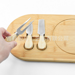 Juego de tablas de queso de bambú Juncheng de 36x18x1.5cm con juego de cuchillo y tenedor de acero inoxidable para servir queso y pan - Product Image 2