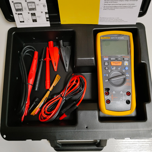 Testeur de résistance d'isolement 1587C FC, alimenté par batterie, garantie de 2 ans - Product Image 3