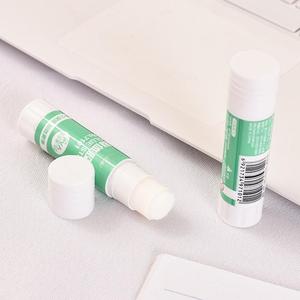 Barra de pegamento sólido, 9g, pegamento frío blanco Pva para oficina, manualidades para estudiantes, alta viscosidad - Product Image 1