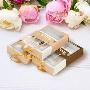 Caja de embalaje personalizada para uñas postizas, caja de exhibición vacía con ventana transparente, caja de regalo de papel kraft rígido con asa de cinta - Product Image 1