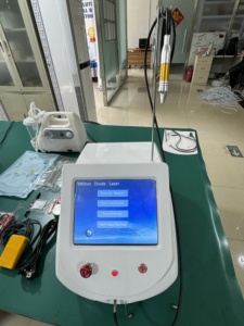 Promoción de Fábrica, Láser 980, Máquina Láser Quirúrgica de 980nm <span class=keywords><strong>para</strong></span> Venas Varicosas, Eliminación de Venas - Product Image 6