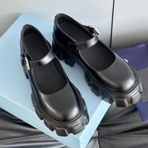 Zapatos Mary Jane de mujer de cuero brillante de alta calidad con tacón grueso y suela de esponja, estilo clásico para el colegio, de cuero pequeño. - Product Image 4