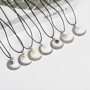 Collier en pierre de cristal naturelle polie en forme de croissant de lune, bijoux transfrontaliers Europe-États-Unis, tendance, <span class=keywords><strong>pour</strong></span> femme, <span class=keywords><strong>niche</strong></span> - Product Image 2