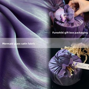 Tela brocada estampada con degradado de colores fantasma, hecha a mano, para lazos para el pelo, vestidos de muñeca, conjuntos de boda y fondos. - Product Image 1