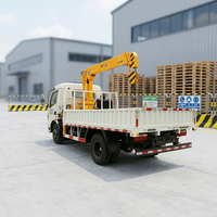 Grue montée sur camion Xinfeigong de petite capacité, hauteur de levage 9,6 m, 68 kN.m, rotation à 360°, bras hydraulique droit, pour travaux municipaux