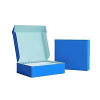 Boîtes en papier d'expédition de papier d'emballage cadeau en carton ondulé personnalisées impression offset et gaufrage avec feuille d'or et caractéristiques d'estampage