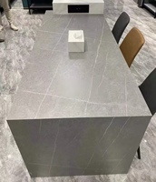 Dalle de pierre artificielle aspect marbre gris clair sur mesure 1600x3200mm, pierre synthétique polie pour comptoir, table, mur