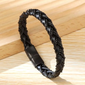 Bracelet en cuir tressé double couche fait main pour homme, cuir de vachette noir et acier inoxydable - Product Image 3