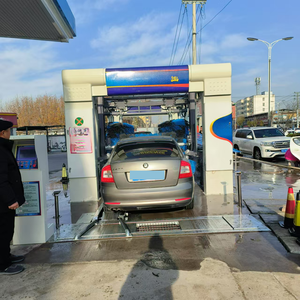 Máquina de Lavado de Autos de Túnel Eléctrica de Alta Presión Totalmente Automática, Siete Cepillos, Control PLC, Sistema de Cinta Transportadora, 50-55 Autos/Hora - Product Image 6