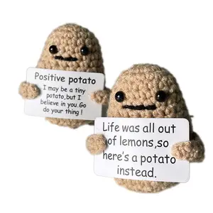 Jouet tricoté de pomme de terre de pomme de terre positive drôle avec la carte positive Mini poupée mignonne de crochet de laine cadeaux créatifs de pomme de terre pour des amis