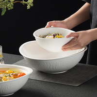 Grand bol en céramique blanche côtelée, bol de service profond pour salade, soupe, ramen, usage commercial pour hôtels et restaurants