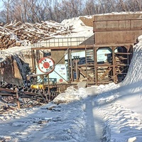Ligne complète de concassage stationnaire à mâchoires et à cône de 300-500 TPH pour l'aggregat, la carrière, l'exploitation minière et la concassage de pierres