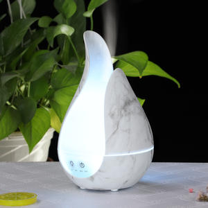 Difusor de Aroma con Diseño de Madera, Humidificador Ultrasónico de 200 ml con Luz LED para Uso en el Hogar y Escritorio - Product Image 2
