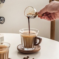 Ensemble de tasses à café en verre trempé de 200 ml au design moderne avec poignée en bois et sous-verre, résistant aux hautes températures et anti-chute