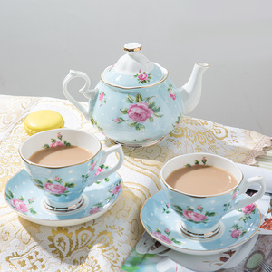 Juego de Tetera con 2 Tazas y Platillos de Porcelana Fina, Juego de Té Rojo de Cerámica Elegante de Alta Calidad para la Hora del Té - Product Image 2