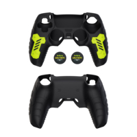 Coque de protection en silicone texturé antidérapant tricolore avec deux capuchons de joystick pour une meilleure adhérence pour PS5 DualSense