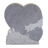 Pierre tombale en granit blanc en forme de cœur avec sculptures de fleurs, pierres tombales verticales pour tombe