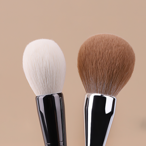 Super grand <span class=keywords><strong>pinceau</strong></span> <span class=keywords><strong>poudre</strong></span> miel en forme de flamme doux moelleux marque privée multifonctionnel <span class=keywords><strong>meilleur</strong></span> nouveau <span class=keywords><strong>pinceau</strong></span> de maquillage parfait unique - Product Image 4