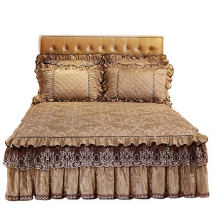 Juego de faldones de cama de terciopelo con encaje de lujo, estilo europeo, con bordado de flores y plantas, para un mejor descanso. - Product Image 1