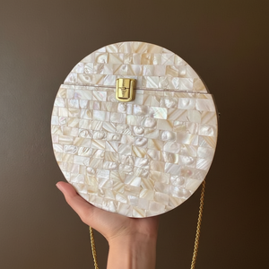 Bolso de mano de nácar para mujer, monedero de noche hecho a mano para bodas, recuerdo o regalo - Product Image 1