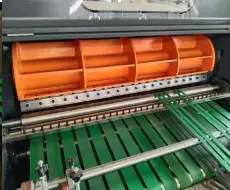 מכונת חיתוך אוטומטית בסין סרוו גיליון קראפט נייר אלומיניום נייר מכונת חותך קרטון