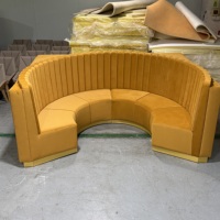 Banquette de restaurant semi-circulaire sur mesure en velours, canapé incurvé à dossier haut, mobilier de salon circulaire pour café et hôtellerie