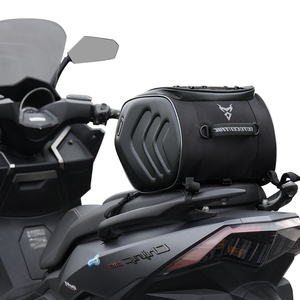 Borsa Bauletto Cargo Universale da Scooter MOTOCENTRIC Impermeabile con Gancio Portautensili Anteriore Borse da Coda per Moto Portacasco Compatibile con Tutte le <span class=keywords><strong>Vespa</strong></span> - Product Image 1