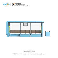 Abri de bus multifonctionnel de style moderne en acier inoxydable de haute qualité, alimenté par l'énergie solaire, avec éclairage LED, design résistant aux intempéries